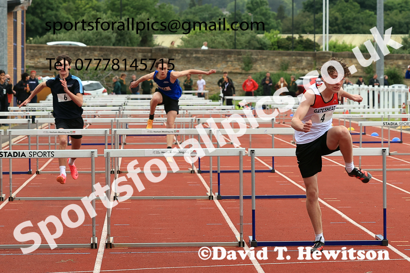 Hurdles, 2026 Northumberland Schools Track and Field, Wentworth, Hexhan. Photo: David T. Hewitson/Sports for All Pics